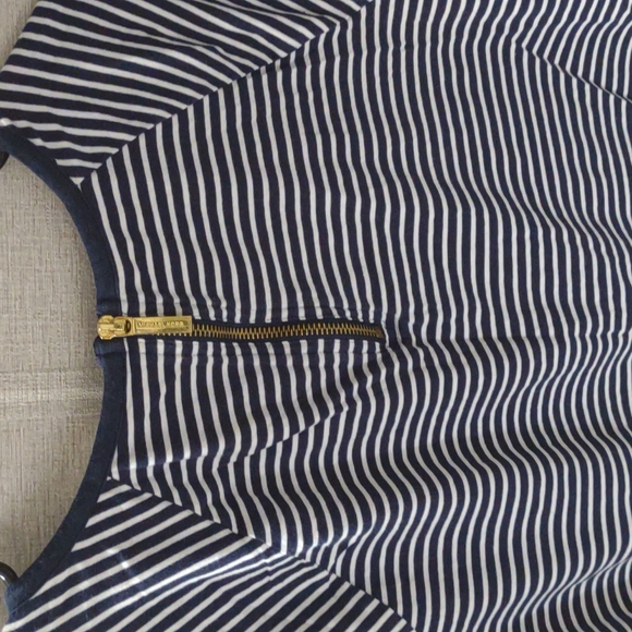 Michael Kors top. - Picture 4 of 7